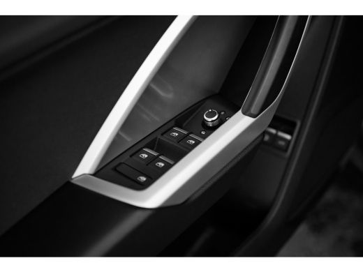 Audi Q3 45 TFSi e Advanced Edition ActivLease financial lease