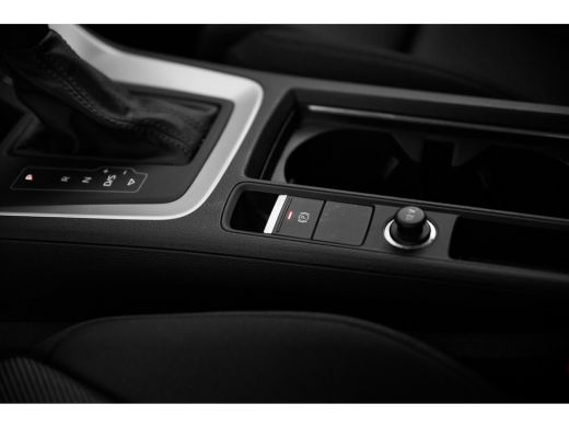 Audi Q3 45 TFSi e Advanced Edition ActivLease financial lease