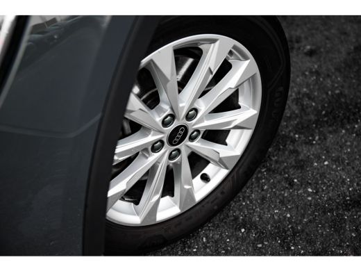 Audi Q3 45 TFSi e Advanced Edition ActivLease financial lease