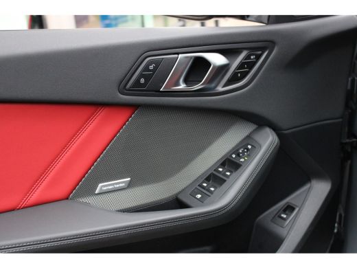 BMW 1 Serie M135 xDrive High Executive M Sport Automaat / Panoramadak / M Sportstoelen / M Adaptief onderstel... ActivLease financial lease