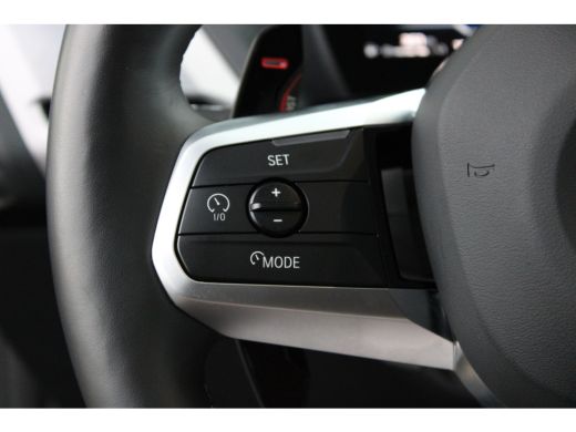 BMW 1 Serie M135 xDrive High Executive M Sport Automaat / Panoramadak / M Sportstoelen / M Adaptief onderstel... ActivLease financial lease