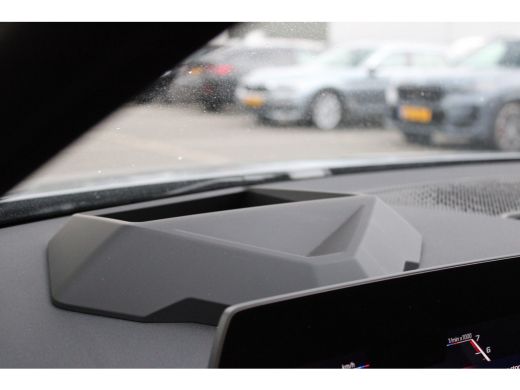 BMW 1 Serie M135 xDrive High Executive M Sport Automaat / Panoramadak / M Sportstoelen / M Adaptief onderstel... ActivLease financial lease