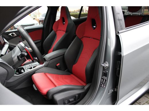 BMW 1 Serie M135 xDrive High Executive M Sport Automaat / Panoramadak / M Sportstoelen / M Adaptief onderstel... ActivLease financial lease