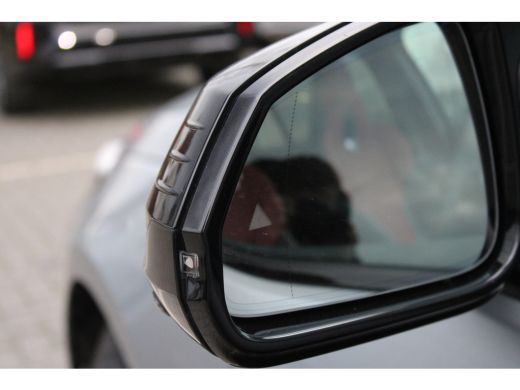 BMW 1 Serie M135 xDrive High Executive M Sport Automaat / Panoramadak / M Sportstoelen / M Adaptief onderstel... ActivLease financial lease