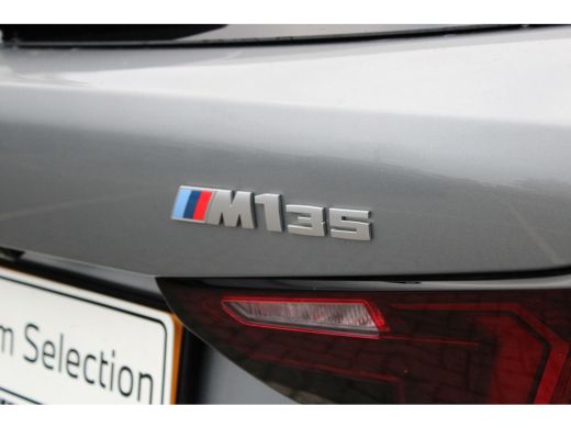 BMW 1 Serie M135 xDrive High Executive M Sport Automaat / Panoramadak / M Sportstoelen / M Adaptief onderstel... ActivLease financial lease