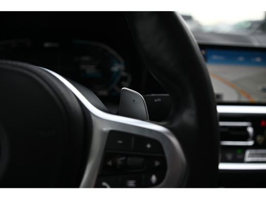 BMW 3 Serie 320e High Executive M Sport Automaat / Schuif-kanteldak / Sportstoelen / Achteruitrijcamera / Stu... ActivLease financial lease