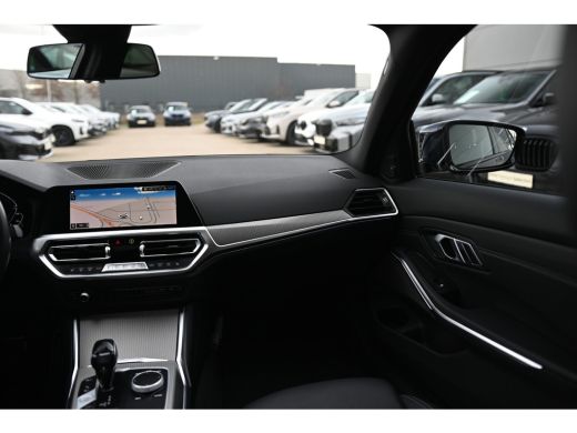 BMW 3 Serie 320e High Executive M Sport Automaat / Schuif-kanteldak / Sportstoelen / Achteruitrijcamera / Stu... ActivLease financial lease