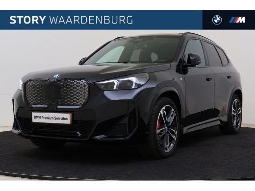 BMW iX1 eDrive20 High Executive M Sport / Panoramadak / Sportstoelen / M Adaptief onderstel / Comfort Acc...