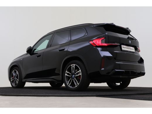 BMW iX1 eDrive20 High Executive M Sport / Panoramadak / Sportstoelen / M Adaptief onderstel / Comfort Acc... ActivLease financial lease