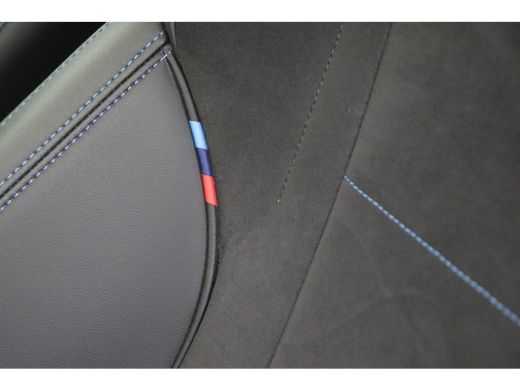 BMW iX1 eDrive20 High Executive M Sport / Panoramadak / Sportstoelen / M Adaptief onderstel / Comfort Acc... ActivLease financial lease