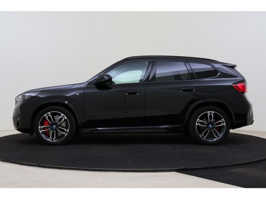 BMW iX1 eDrive20 High Executive M Sport / Panoramadak / Sportstoelen / M Adaptief onderstel / Comfort Acc... ActivLease financial lease