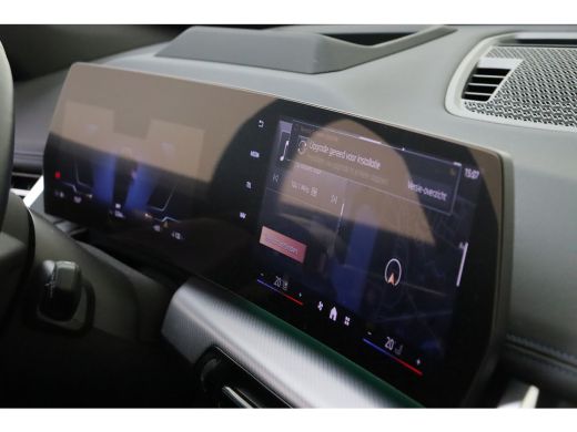 BMW iX1 eDrive20 High Executive M Sport / Panoramadak / Sportstoelen / M Adaptief onderstel / Comfort Acc... ActivLease financial lease