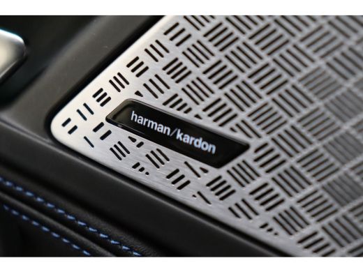 BMW iX1 eDrive20 High Executive M Sport / Panoramadak / Sportstoelen / M Adaptief onderstel / Comfort Acc... ActivLease financial lease