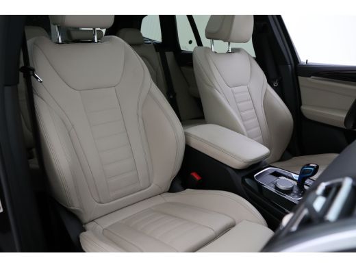 BMW iX3 High Executive / Trekhaak / Sportstoelen / Adaptief M Onderstel / Comfort Access / Adaptieve LED ... ActivLease financial lease