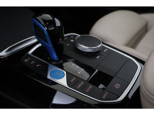 BMW iX3 High Executive / Trekhaak / Sportstoelen / Adaptief M Onderstel / Comfort Access / Adaptieve LED ... ActivLease financial lease