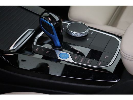 BMW iX3 High Executive / Trekhaak / Sportstoelen / Adaptief M Onderstel / Comfort Access / Adaptieve LED ... ActivLease financial lease