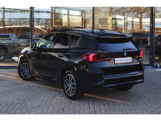 BMW X1 xDrive25e M Sport Automaat / Trekhaak / Sportstoelen / Achteruitrijcamera / M Adaptief onderstel ... ActivLease financial lease