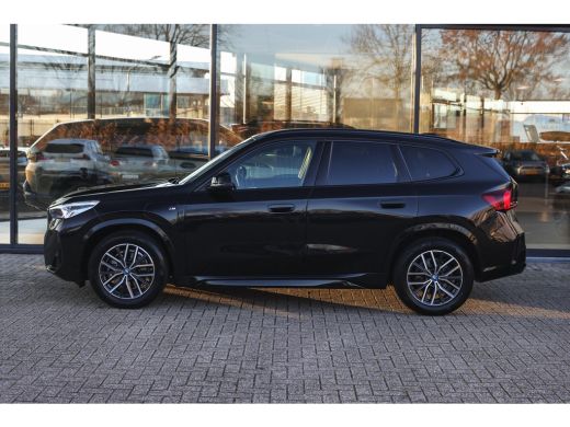 BMW X1 xDrive25e M Sport Automaat / Trekhaak / Sportstoelen / Achteruitrijcamera / M Adaptief onderstel ... ActivLease financial lease