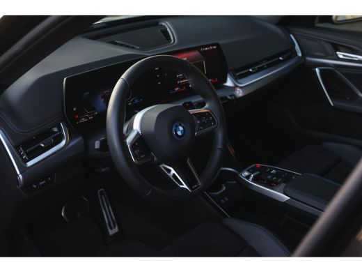BMW X1 xDrive25e M Sport Automaat / Trekhaak / Sportstoelen / Achteruitrijcamera / M Adaptief onderstel ... ActivLease financial lease