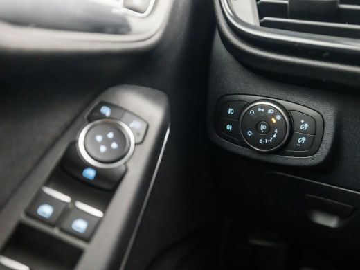 Ford Fiesta 1.0 EcoBoost ST-Line (APPLE CARPLAY, GROOT NAVI, STUUR/STOELVERWARMING, LED KOPLAMPEN, SPORTSTOEL... ActivLease financial lease