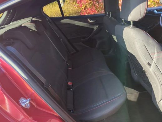 Ford Focus 1.0 EcoBoost Hybrid ST Line Business NL AUTO | CAMERA | CARPLAY | ActivLease financial lease