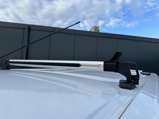 Ford Transit Custom 2.0 TDCI LIMITED / L2H1 / 2.800 KG AHG / INRICHTING / TREKHAAK / BLIND SPOT / CRUISE / AIRCO / LED ActivLease financial lease