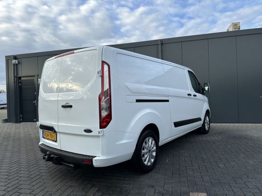 Ford Transit Custom 2.0 TDCI LIMITED / L2H1 / 2.800 KG AHG / INRICHTING / TREKHAAK / BLIND SPOT / CRUISE / AIRCO / LED ActivLease financial lease