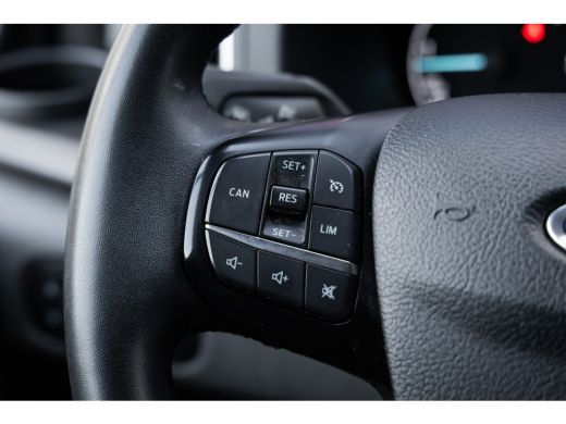 Ford Transit Custom 320 2.0 TDCI L1H1 Limited | Trekhaak | Stoel en voorruit verwarming | Apple Carplay/Android Auto ... ActivLease financial lease