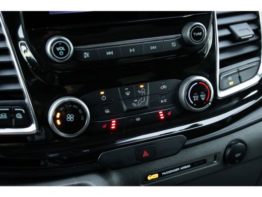 Ford Transit Custom 320 2.0 TDCI L1H1 Limited | Trekhaak | Stoel en voorruit verwarming | Apple Carplay/Android Auto ... ActivLease financial lease