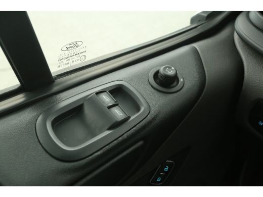 Ford Transit Custom 320 2.0 TDCI L2H1 | Airco | Cruise | 3-Zits | Parkeersensoren ActivLease financial lease