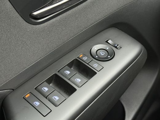 Hyundai Kona 1.6 GDI HEV N Line | ACC | Keyless | Camera | LED | DAB+ | 18 inch ActivLease financial lease