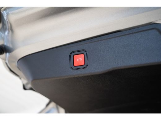 Jeep Avenger Summit 54 kWh | Navigatie | Stoel & Voorrruit verwarming | Elektrische Achterklep | Camera | Appl... ActivLease financial lease