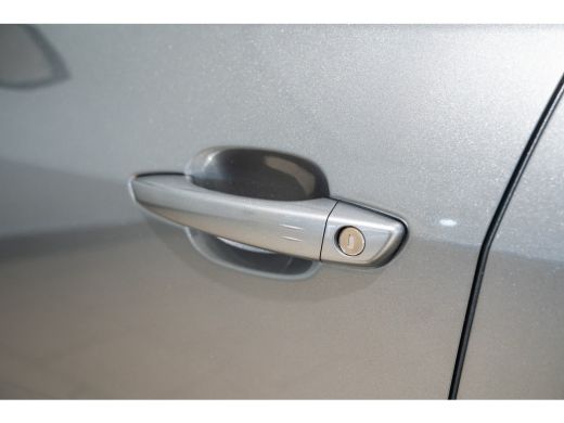 Jeep Avenger Summit 54 kWh | Navigatie | Stoel & Voorrruit verwarming | Elektrische Achterklep | Camera | Appl... ActivLease financial lease