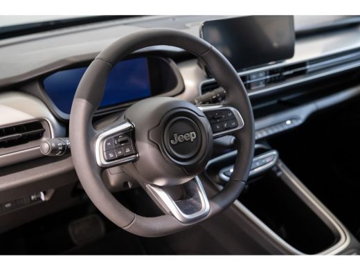 Jeep Avenger Summit 54 kWh | Navigatie | Stoel & Voorrruit verwarming | Elektrische Achterklep | Camera | Appl... ActivLease financial lease