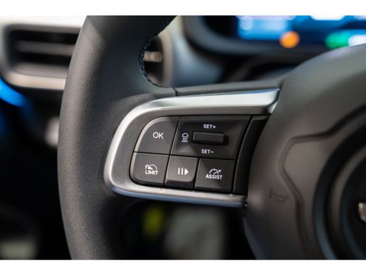 Jeep Avenger Summit 54 kWh | Navigatie | Stoel & Voorrruit verwarming | Elektrische Achterklep | Camera | Appl... ActivLease financial lease