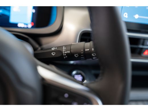 Jeep Avenger Summit 54 kWh | Navigatie | Stoel & Voorrruit verwarming | Elektrische Achterklep | Camera | Appl... ActivLease financial lease