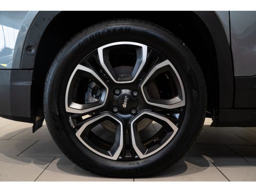 Jeep Avenger Summit 54 kWh | Navigatie | Stoel & Voorrruit verwarming | Elektrische Achterklep | Camera | Appl... ActivLease financial lease