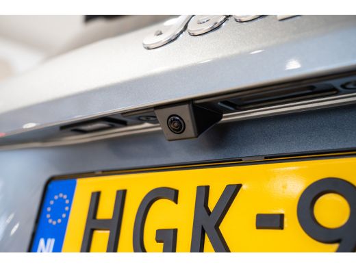 Jeep Avenger Summit 54 kWh | Navigatie | Stoel & Voorrruit verwarming | Elektrische Achterklep | Camera | Appl... ActivLease financial lease