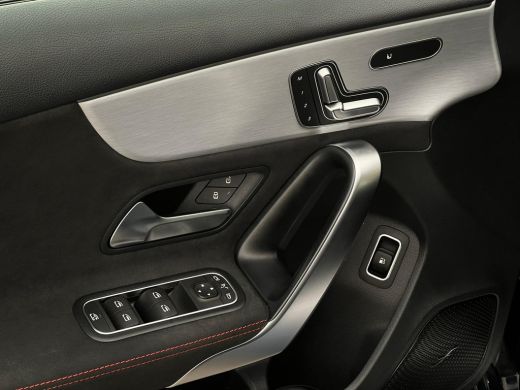 Mercedes-Benz A-Klasse 250 e Business Solution AMG Limited NL-AUTO | PANO| SFEEVERL | CAMERA | MEMORY | ActivLease financial lease