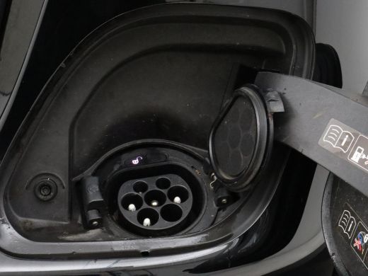 Mercedes-Benz C-Klasse 300e AMG Night | Adaptive cruise | Stoelverwarming | Carplay | Leder/Alcantara | Camera | Burmest... ActivLease financial lease