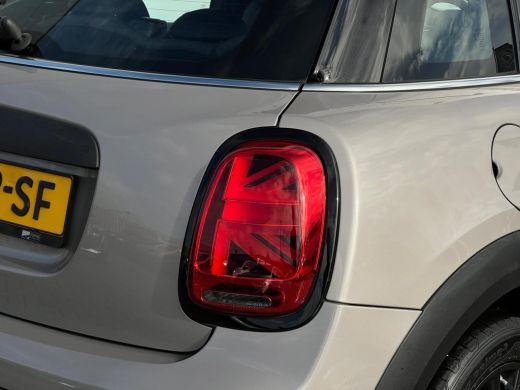 Mini Cooper 1.5 Business Edition NL AUTO | DEALER ONDERH | UNION JACK | CARPLAY ActivLease financial lease