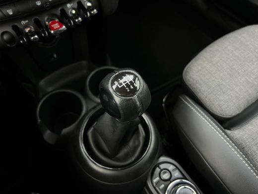 Mini Cooper 1.5 Business Edition NL AUTO | DEALER ONDERH | UNION JACK | CARPLAY ActivLease financial lease