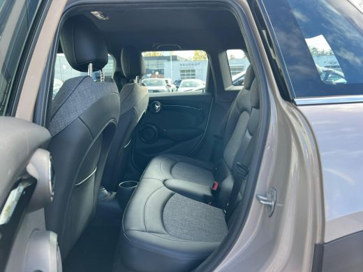 Mini Cooper 1.5 Business Edition NL AUTO | DEALER ONDERH | UNION JACK | CARPLAY ActivLease financial lease