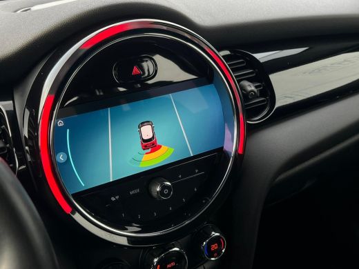 Mini Cooper 1.5 Business Edition NL AUTO | DEALER ONDERH | UNION JACK | CARPLAY ActivLease financial lease