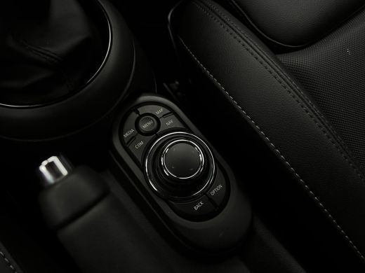 Mini Cooper Mini 1.5 Business Edition NL AUTO | LEDER | CAMERA | DEALER ONDERH | CARPLAY | ActivLease financial lease