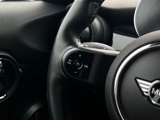 Mini Cooper Mini 1.5 Business Edition NL AUTO | LEDER | CAMERA | DEALER ONDERH | CARPLAY | ActivLease financial lease