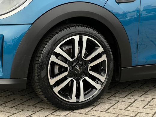 Mini Cooper Mini 1.5 Business Edition NL AUTO | LEDER | CAMERA | DEALER ONDERH | CARPLAY | ActivLease financial lease