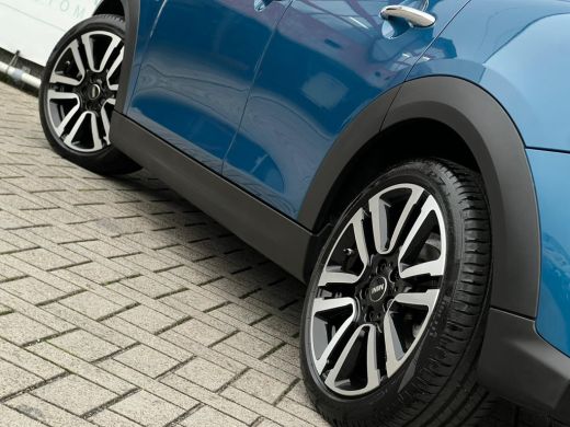 Mini Cooper Mini 1.5 Business Edition NL AUTO | LEDER | CAMERA | DEALER ONDERH | CARPLAY | ActivLease financial lease