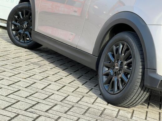 Mini Cooper Mini 1.5 Camden Edition NL AUTO | CARPLAY | DEALER ONDERH | UNION JACK ActivLease financial lease