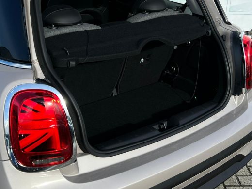 Mini Cooper Mini 1.5 Camden Edition NL AUTO | CARPLAY | DEALER ONDERH | UNION JACK ActivLease financial lease